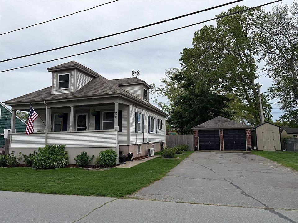 1st image of 972 Maplewood St