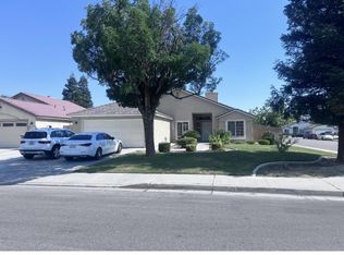 9805 Touchstone Dr, Bakersfield, CA 93311