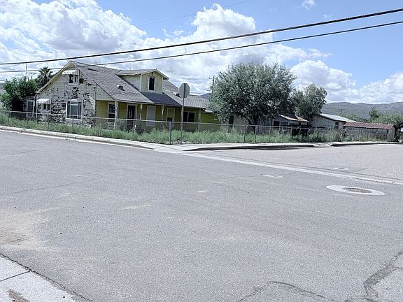 2nd image of 301 W 4TH Street