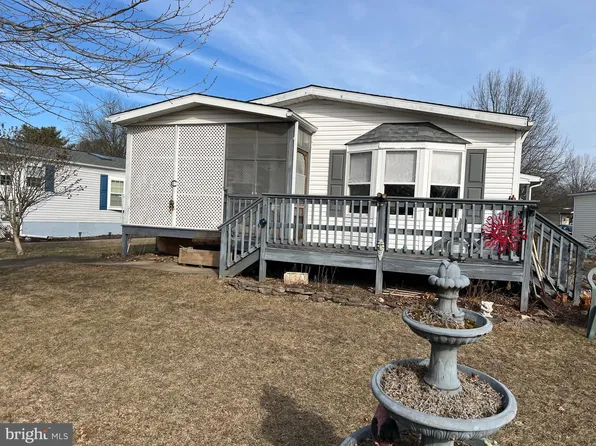 764 Aspen Cir, Red Hill, PA 18076