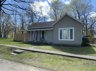 123 N 3rd St, Burr Oak, MI 49030