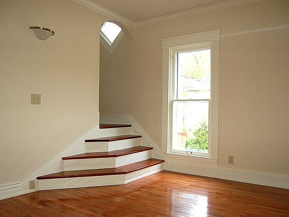 Enviting spacious foyer