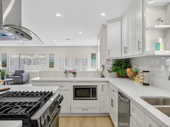 300 N Rampart St Trailer 113, Orange, CA 92868