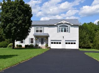 9 Farm Meadows Rd, Columbia, NJ 07832