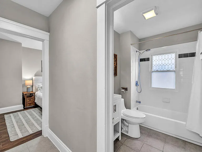 1339 W 61st St — Photo 21