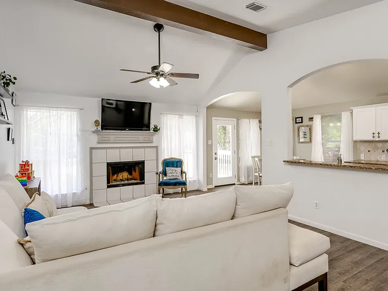 3625 Hawk Ridge St — Photo 7