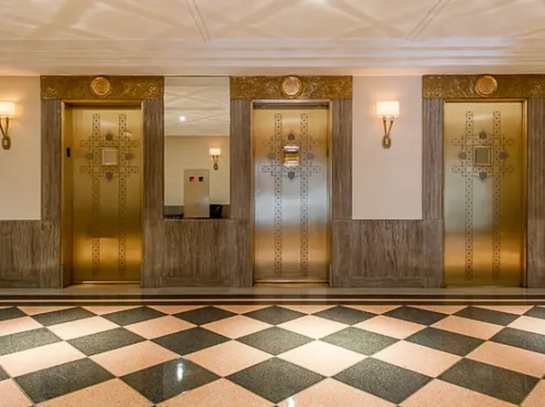 433 West 34th Street image 8 of 11