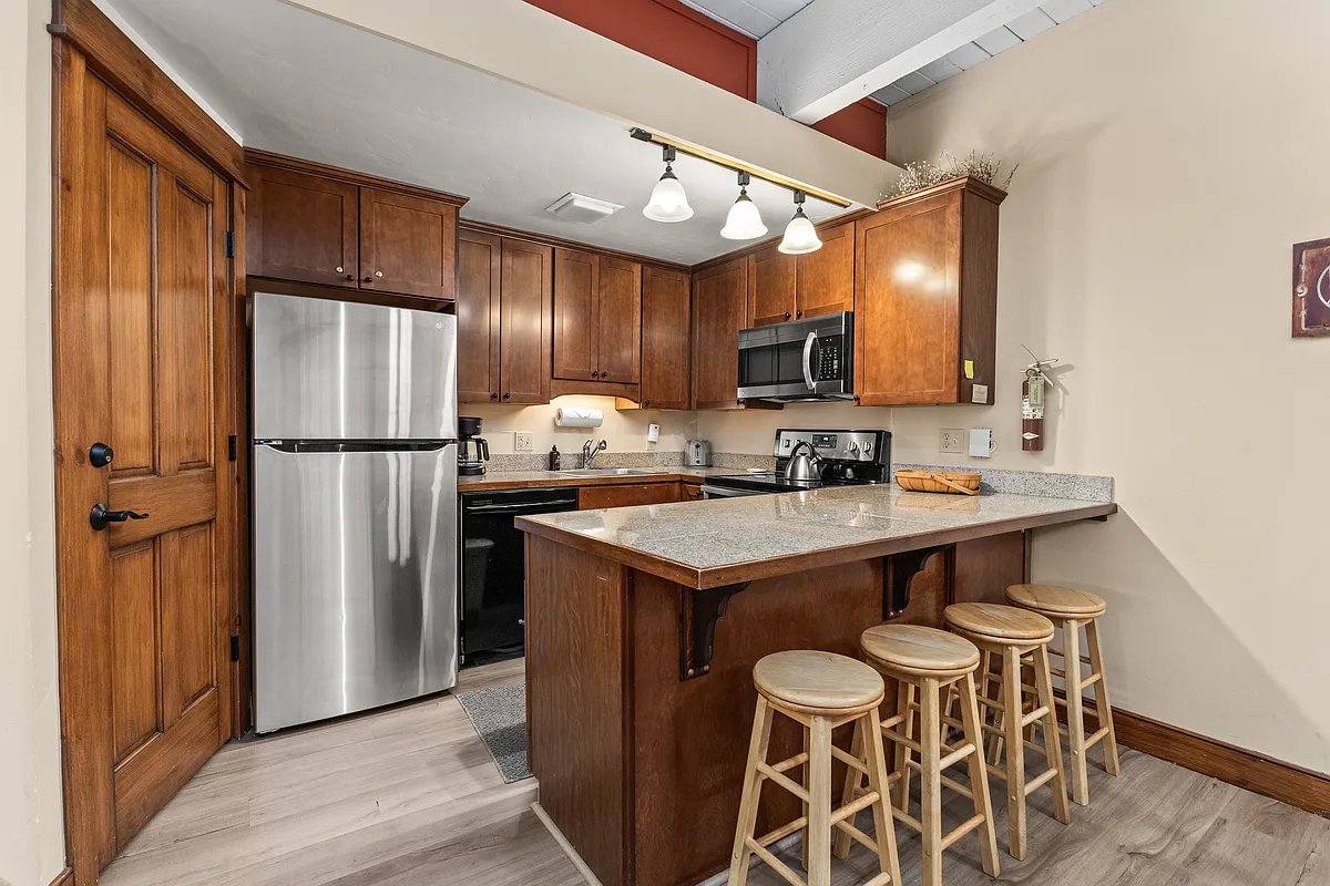 Kitchen | Breakfast Bar for 4 - 2355 Storm Meadows Dr #A314
