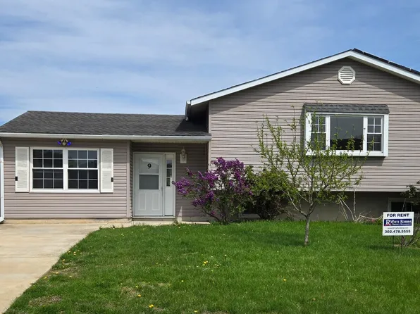 9 Warren Dr, Newark, DE 19702