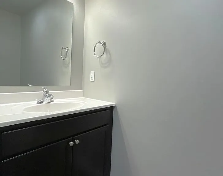 5115 N River Blvd NE — Photo 35