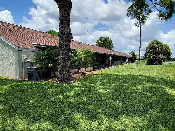4th image of 50 Pine Island Cir