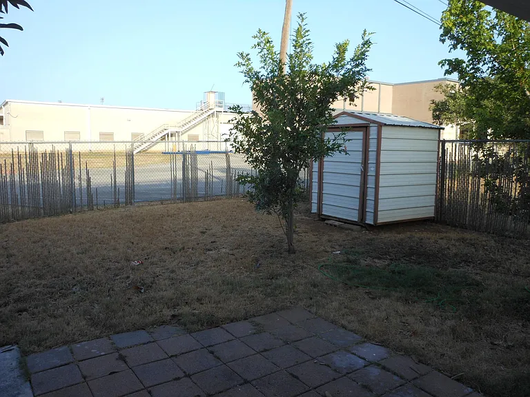 333 Briarwood Dr — Photo 12