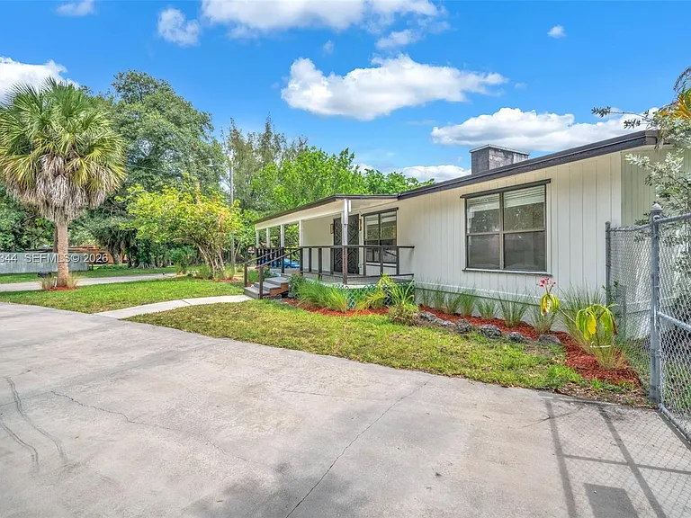 5096 SW 28th Ter — Photo 40