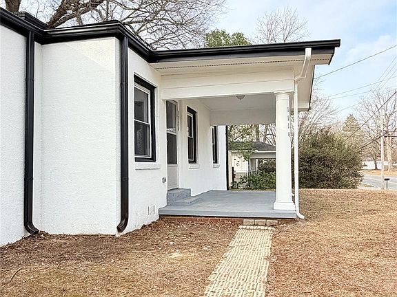 4th image of 1114 Mount Olivet Rd