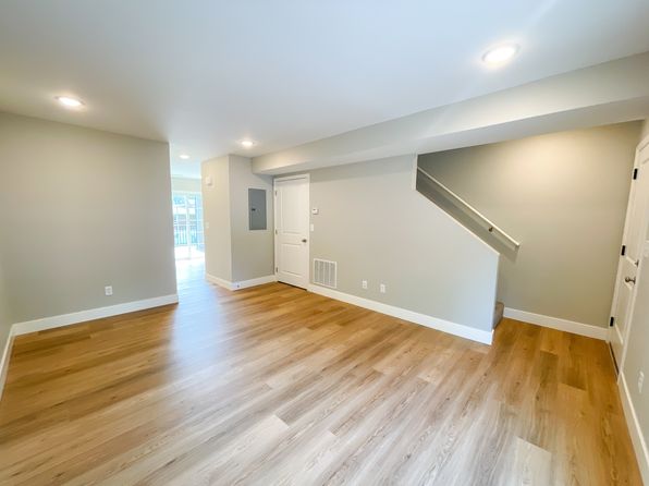 122 S Bellevue St #1