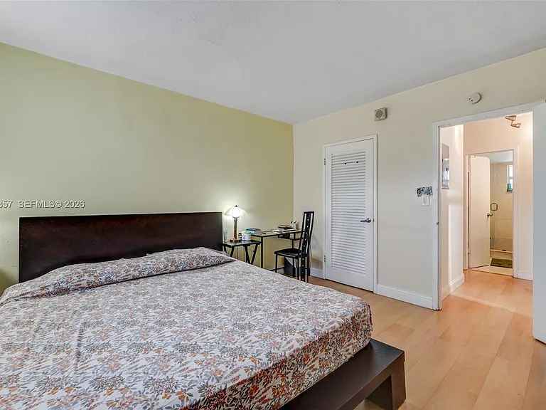 1300 Lincoln Rd #B402 — Photo 15