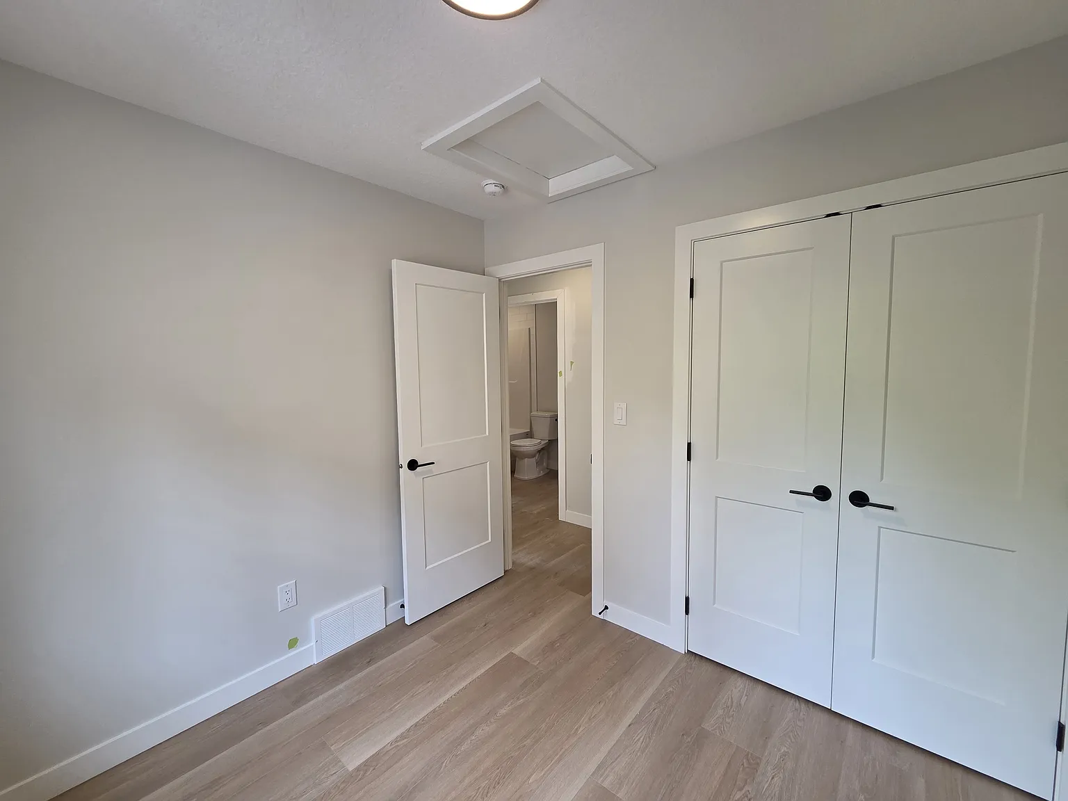 6203 109A Street Unit 1 Main — Photo 2