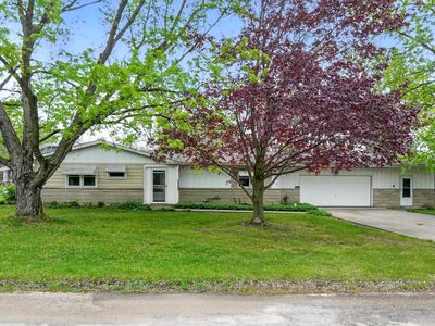 1636 N Terrace Hills Rd, Kendallville, IN, 46755