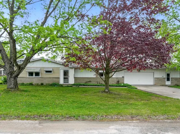 1636 N Terrace Hills Rd, Kendallville, IN 46755