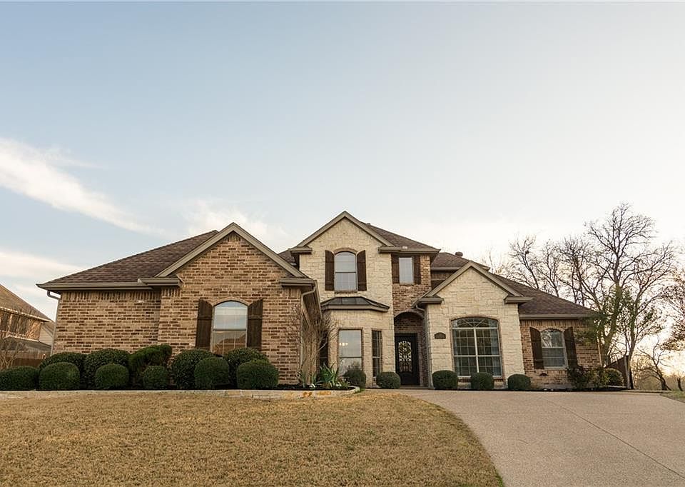 1st image of 103 Chase Oaks Ct