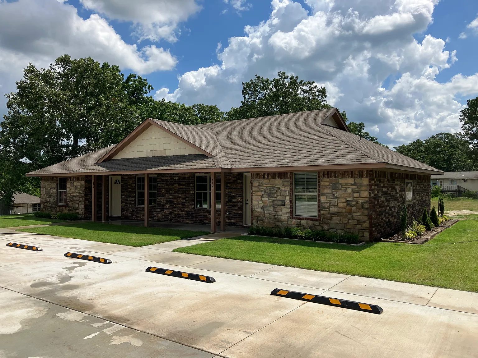 2 bed, 878 sqft, $1,200 — Photo 1