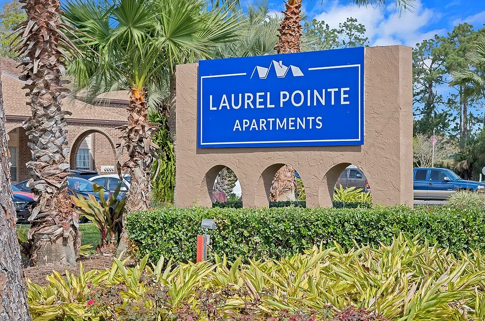 Laurel Pointe — Photo 2