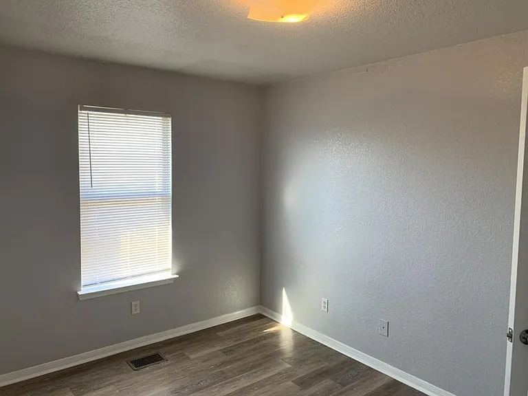 2807 Cantabrian Dr #B — Photo 14