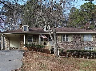 615 Mable Lake Rd, Cumming, GA 30041