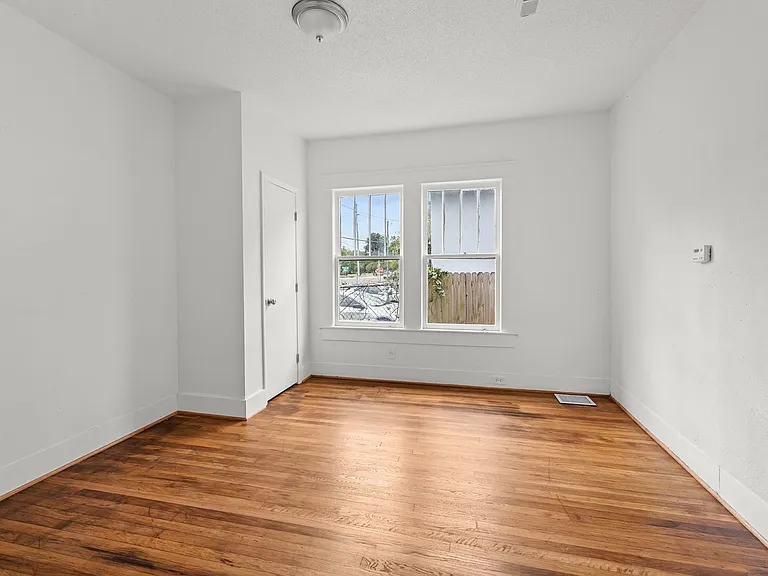 1609 Jefferson Ave S #W — Photo 8
