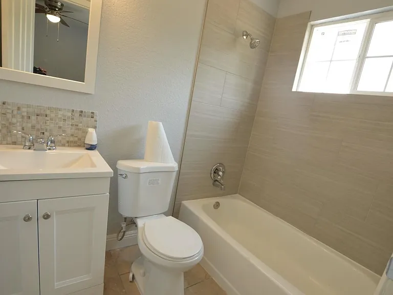5766 Belleview Ave — Photo 11
