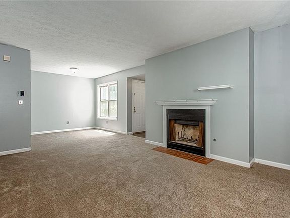 4th image of 1501 Glenleaf Dr