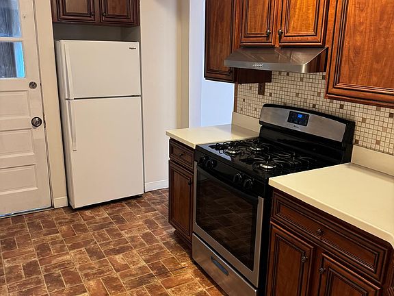 5th image of 214 Chicago Ave APT 3
