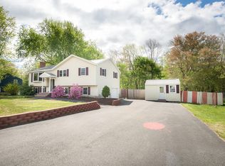 19 Poe Rd, Billerica, MA 01821