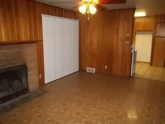 3rd image of 513 W Vista Dr