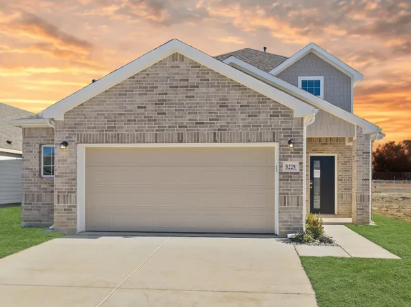 9229 Union Pacific Dr, Fort Worth, TX 76123