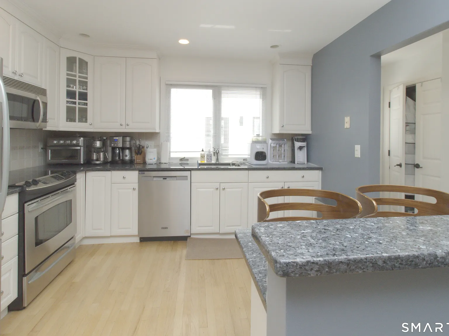 2 bed, 2.5 bath, 1450 sqft, $3,899 — Photo 3