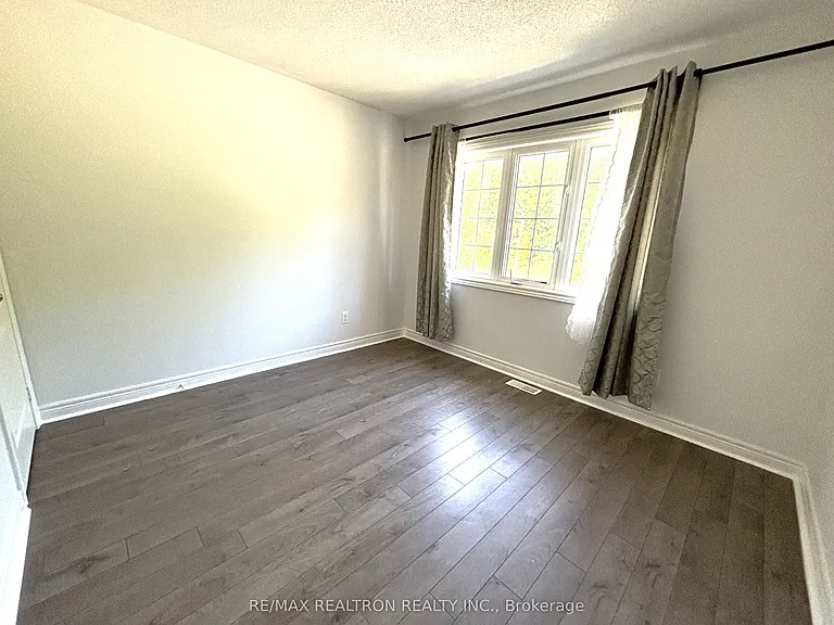 511 William Forster Rd — Photo 30