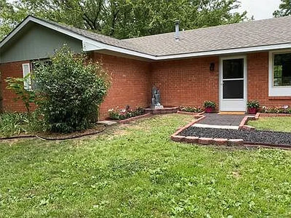 92 Loop Dr, Spavinaw, OK 74366