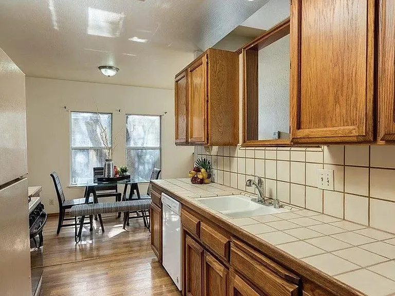 856 Victorian Park Dr — Photo 13