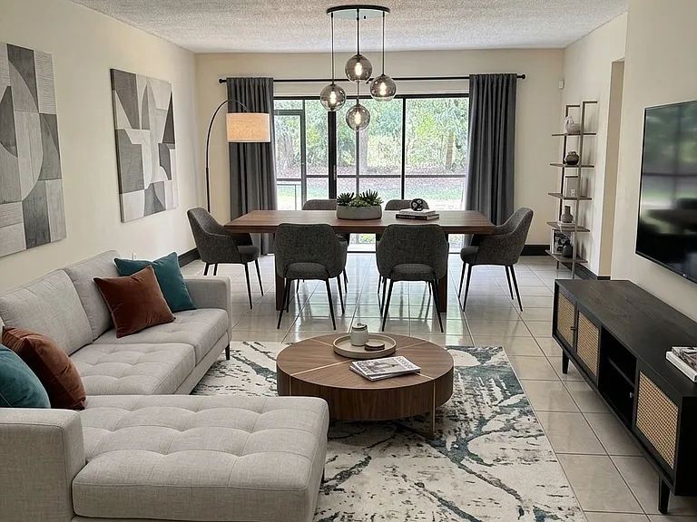 215 Lakeview Dr #105 — Photo 1