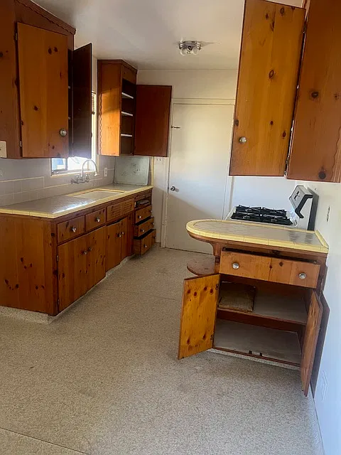 2 bed, 800 sqft, $3,000 — Photo 2