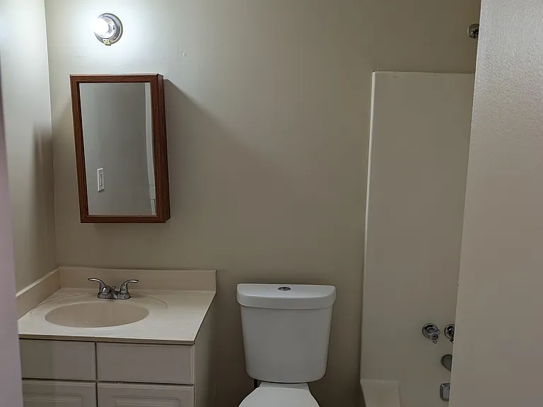 433 Gresham Rd SW #C — Photo 3