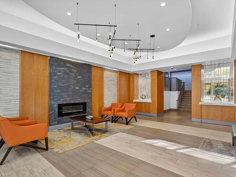 350 G St SW — Photo 6