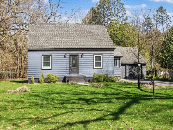 4108 Lake Harbor Rd, Muskegon, MI 49441