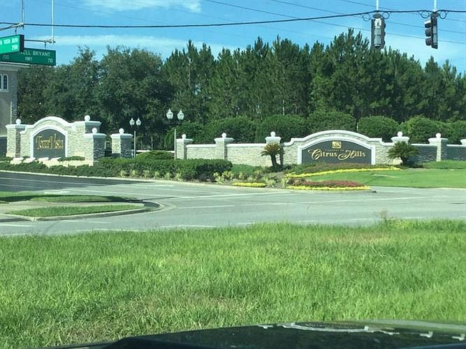 1st image of 640 W Fenway Dr