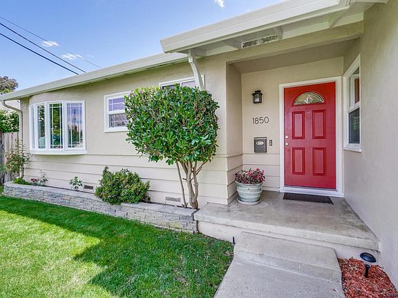 3rd image of 1850 Charmeran Ave