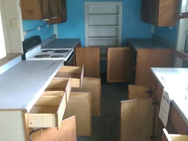 2nd image of 6468 Pine St