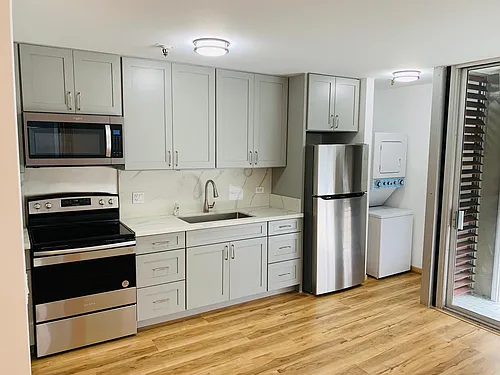 1226 Alexander St #703 Photo 1