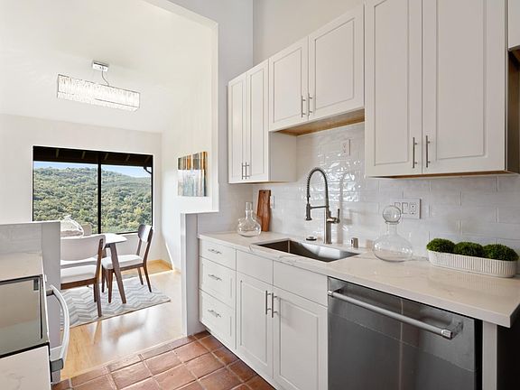 4th image of 3368 La Mesa Dr APT 12