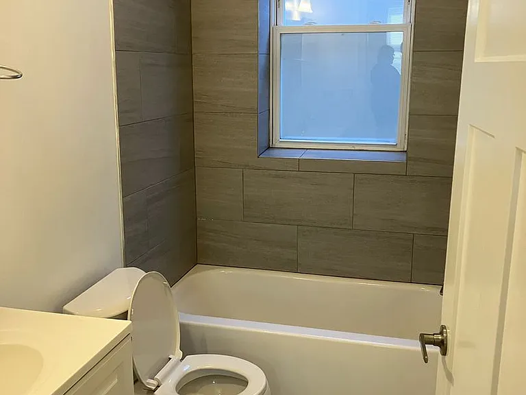 4824 W Addison St — Photo 9